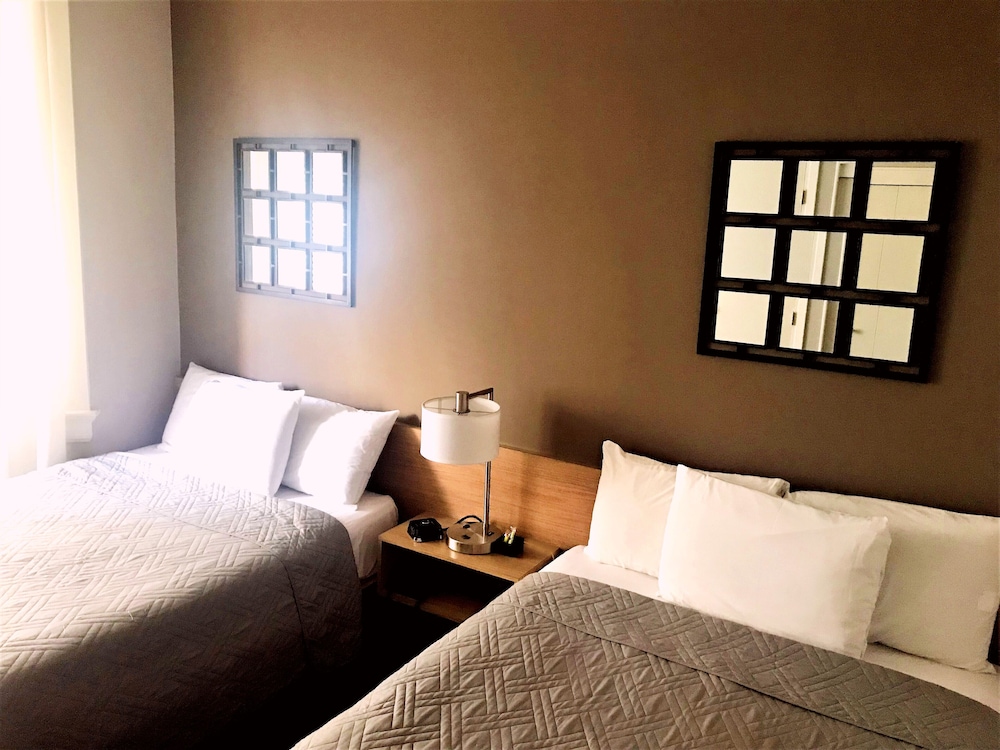 Touchstone Hotel 9/45