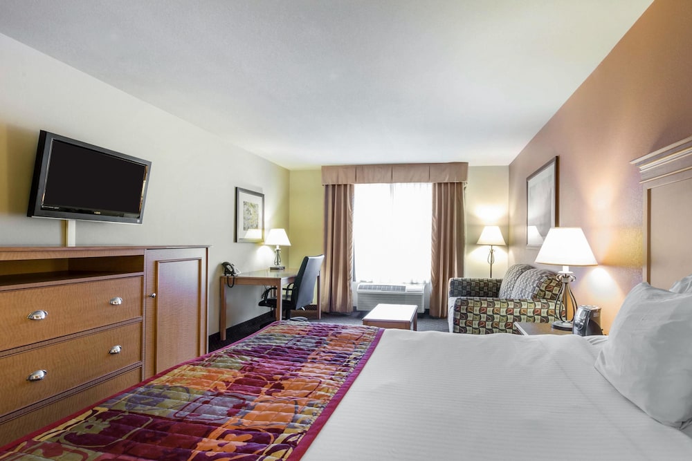 Comfort Inn & Suites Glenwood Springs On The River 7/27