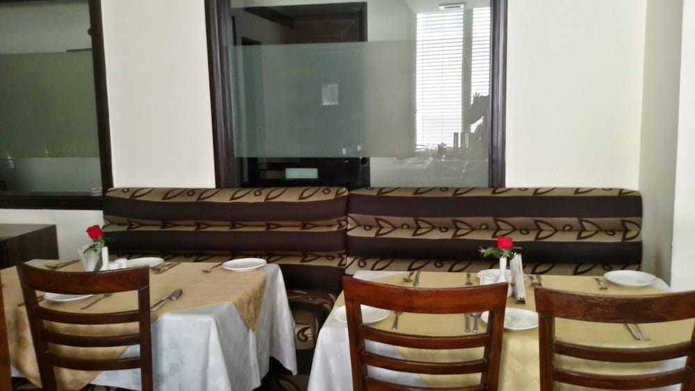 Karon Hotel Lajpat Nagar 49/60