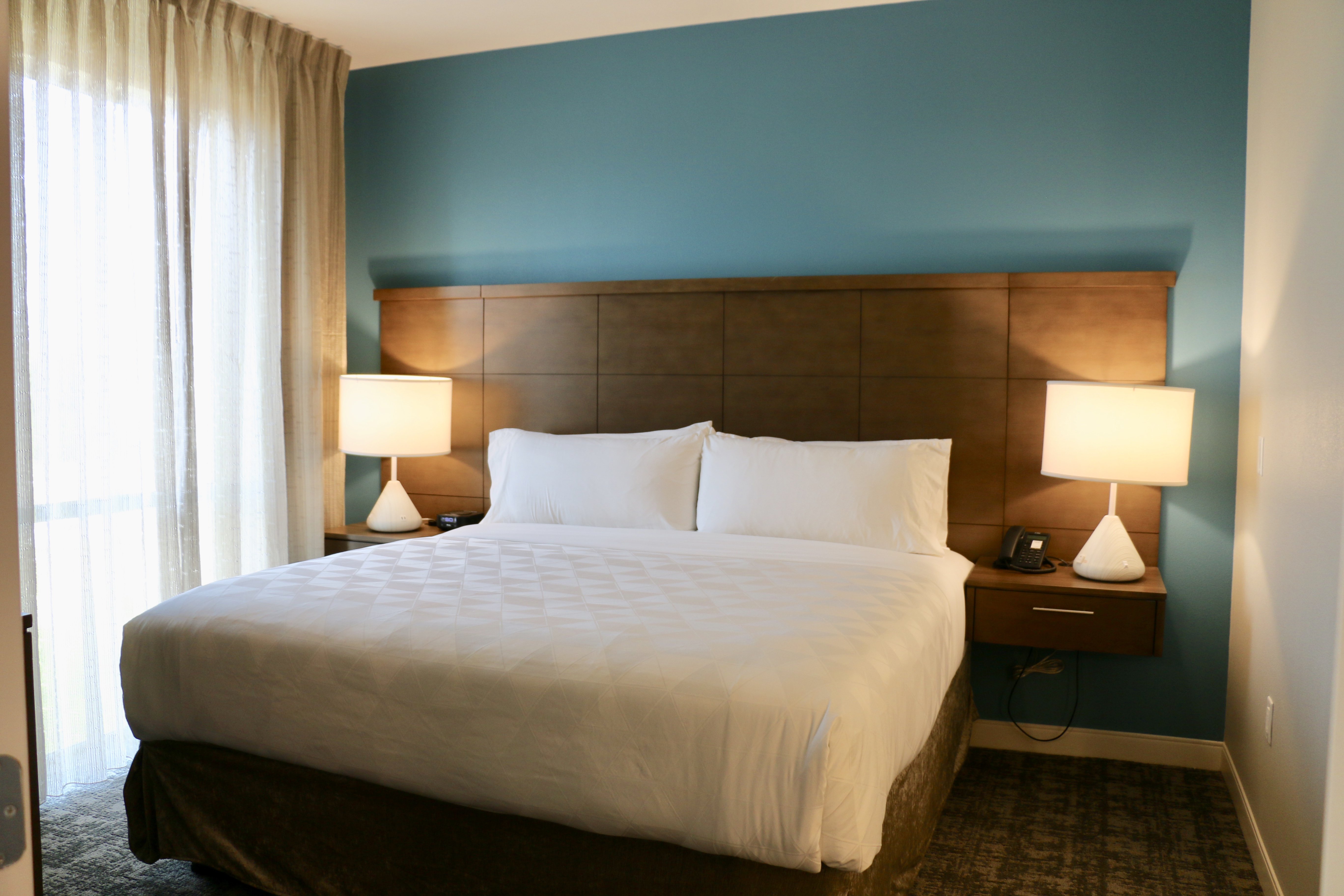 Staybridge Suites Long Beach Airport 17/50