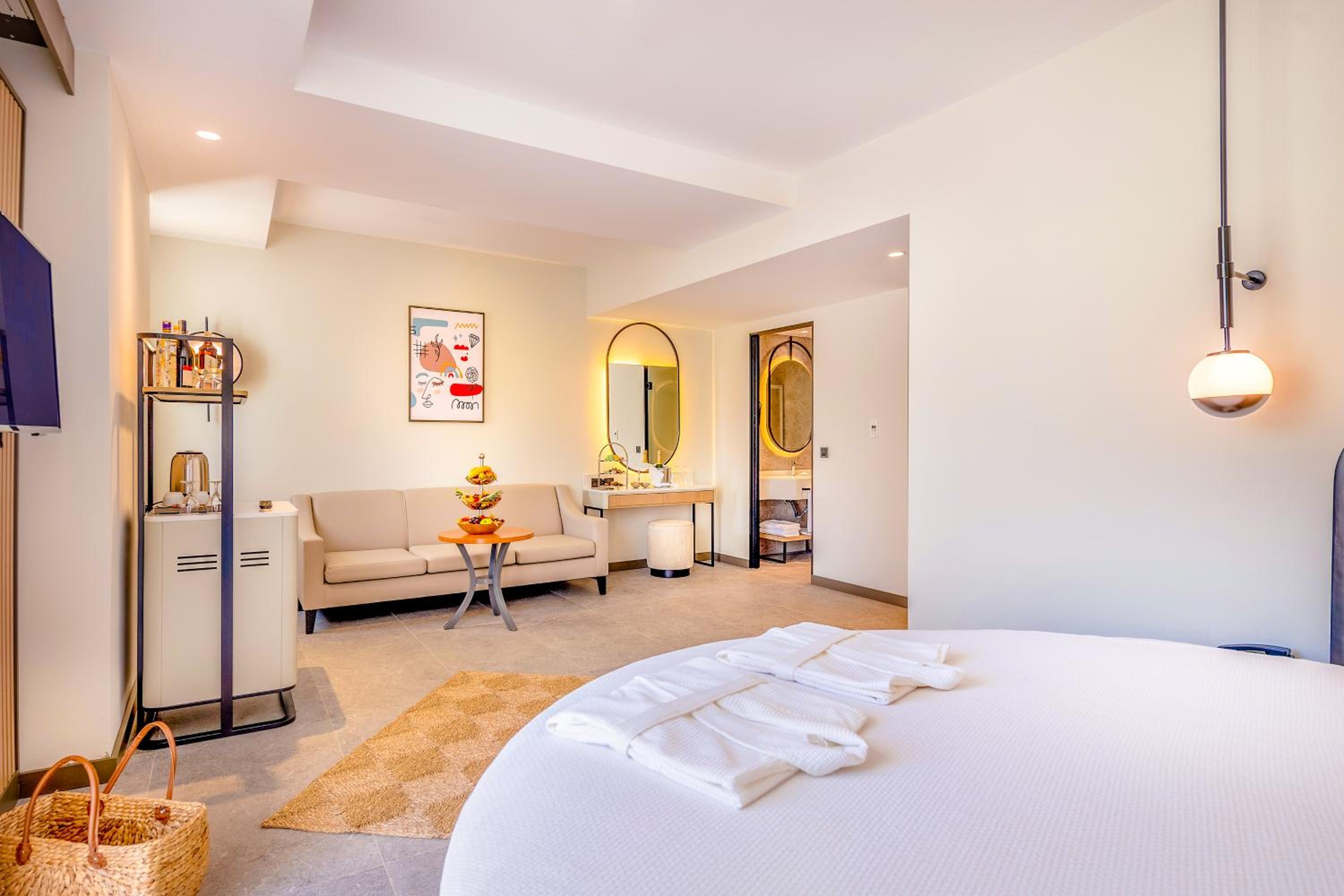 Deluxe, Double or Twin Bed, Pool Access