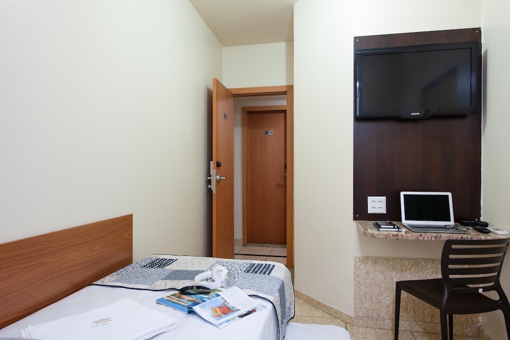 Hotel Pouso Alegre 35/50