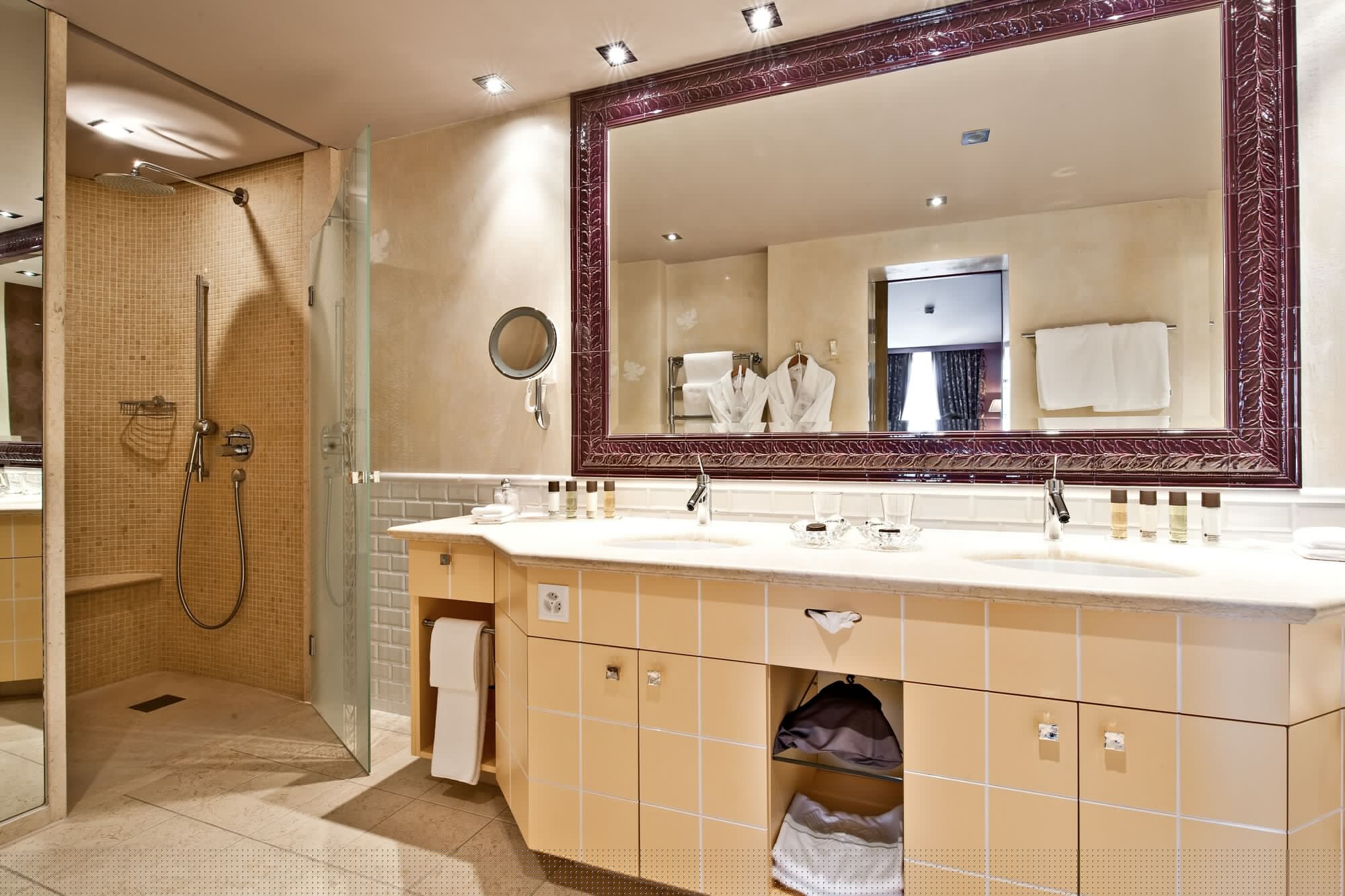 جناح غراند بسرير كينج بإطلالة على البحيرة مع أريكة، Carlton Hotel St Moritz 6/6