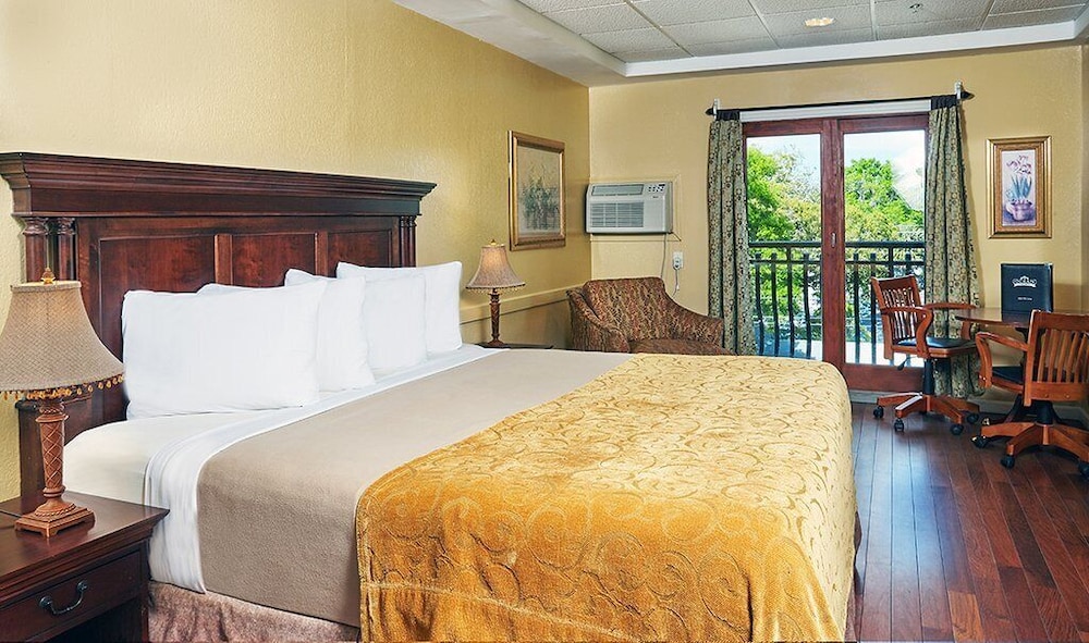 Ocean Inn and Suites 22/72