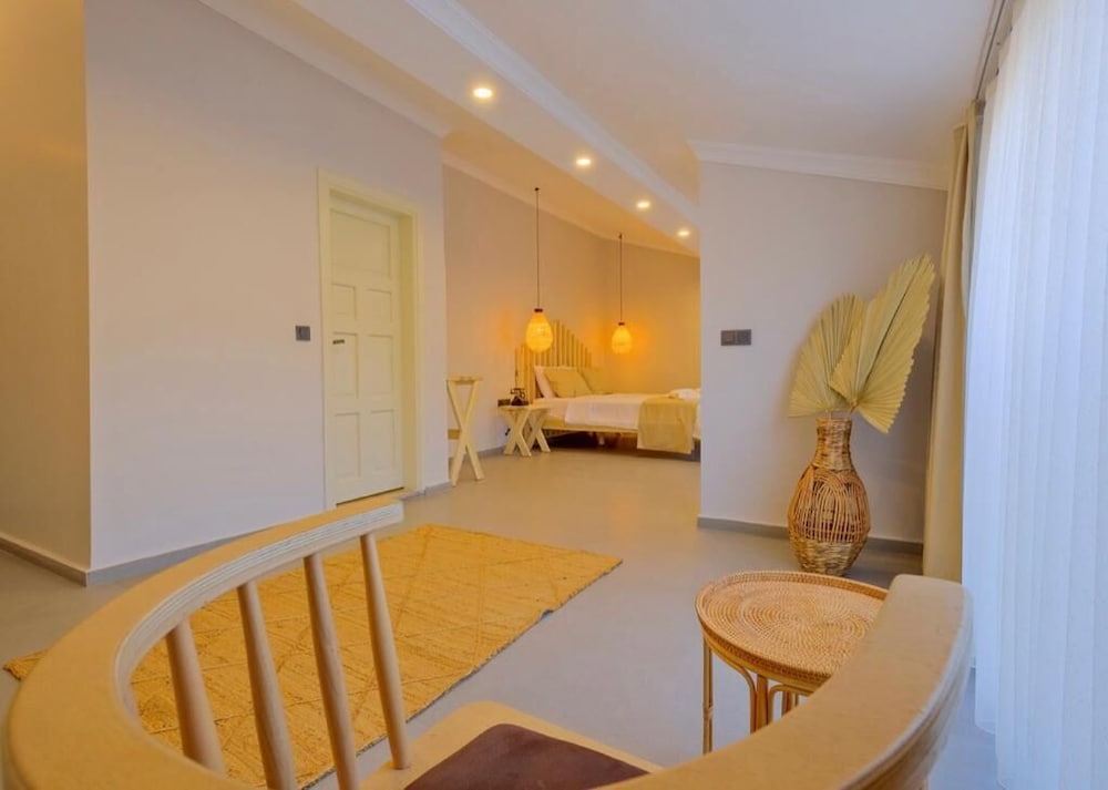 Ciello Suites Hotel 8/24