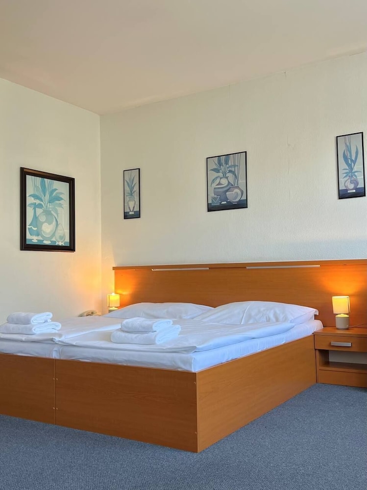 SUPERIOR, DOUBLE BED