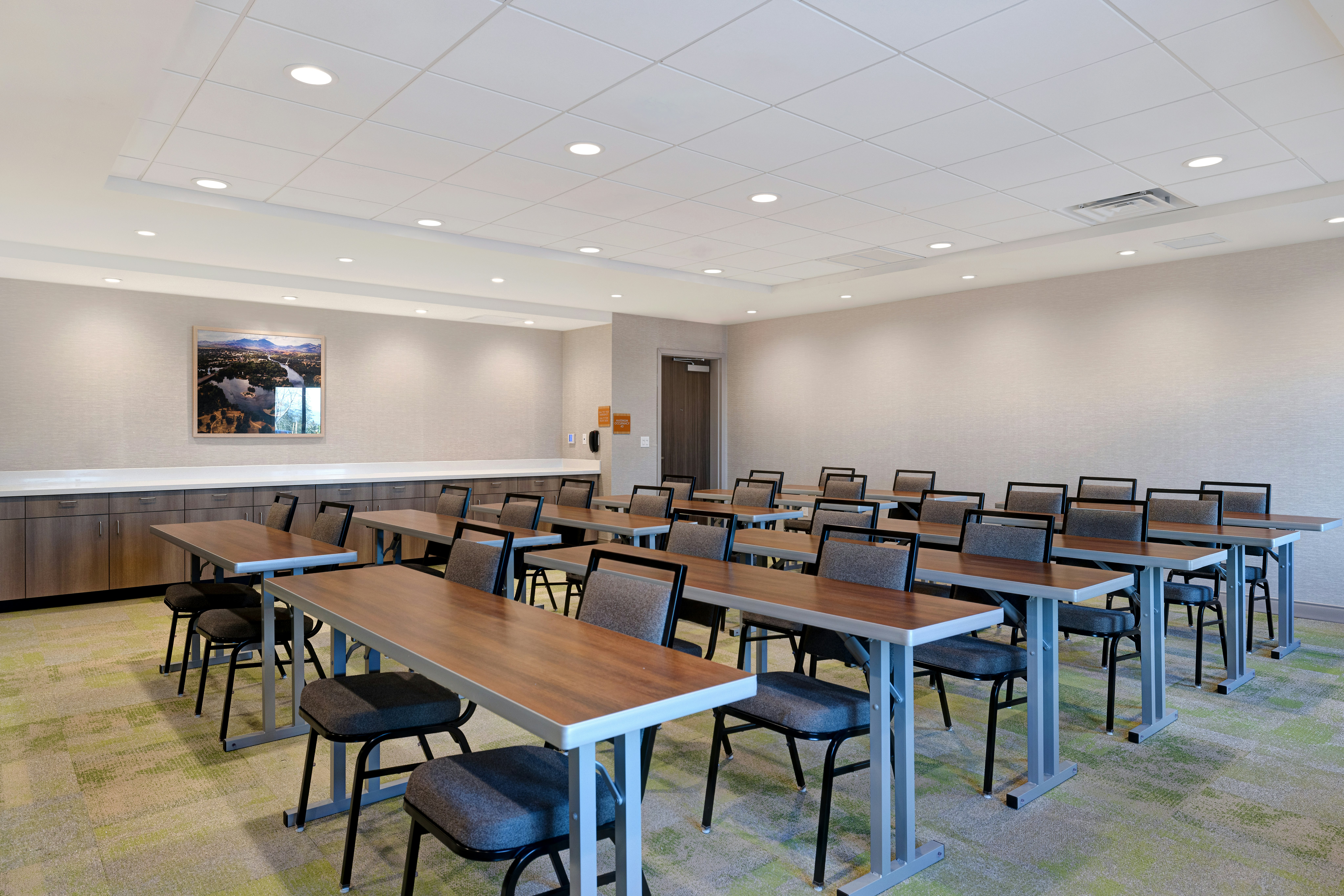 Home2 Suites by Hilton Redding 20/24