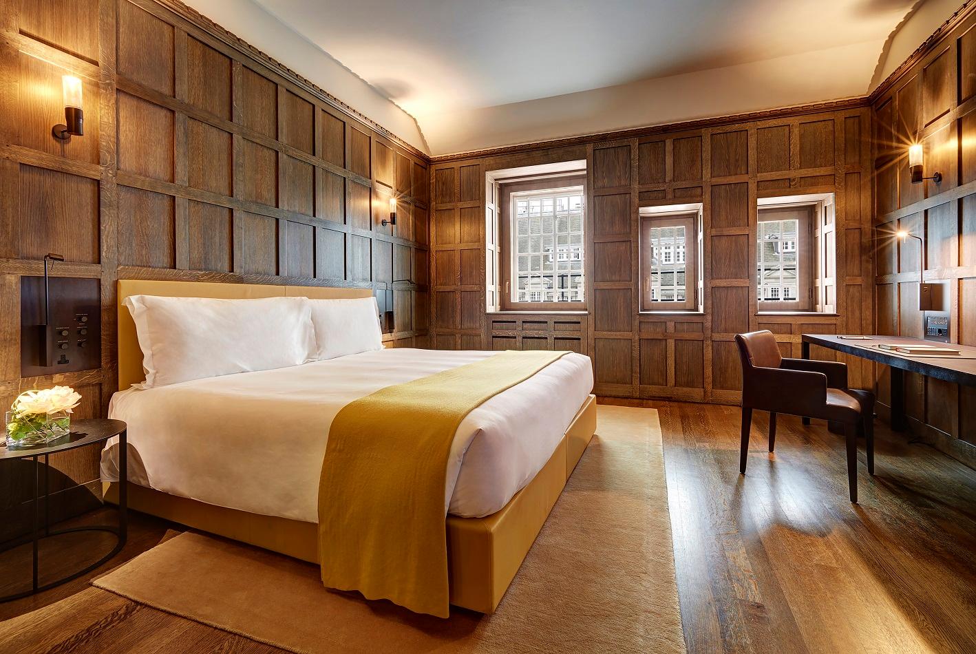 Tudor, Suite