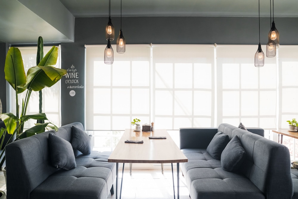 White Boutique Hotel and Residences 44/72