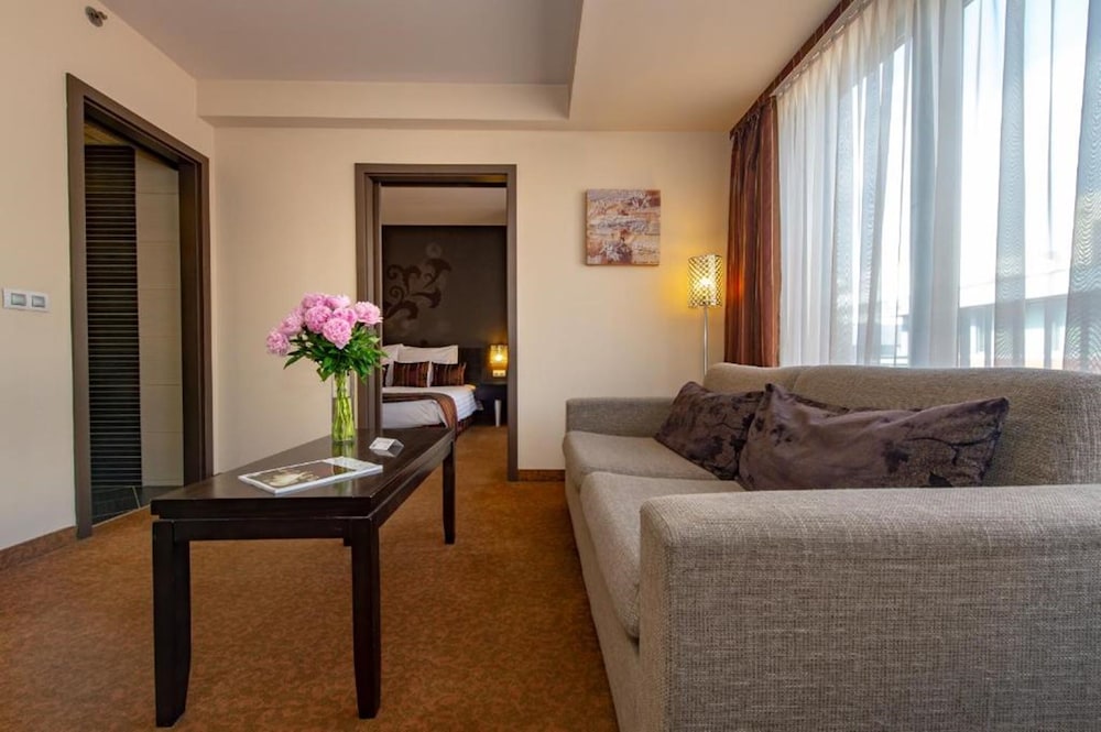 Hotel Regnum Residence 33/63