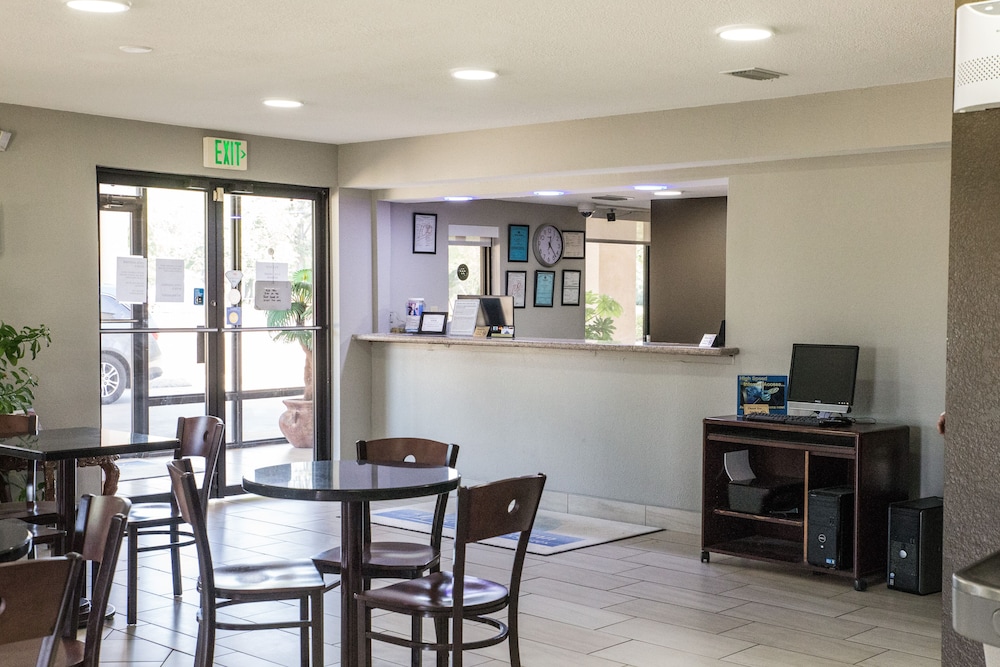 Mockingbird Inn Suites 38/49