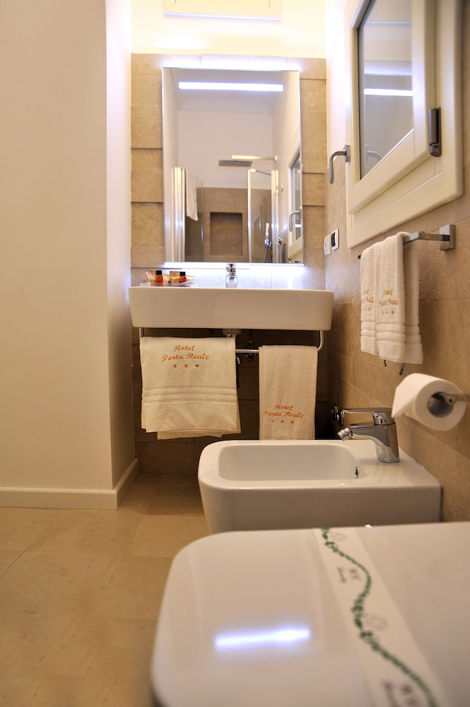Hotel Porta Reale 48/50