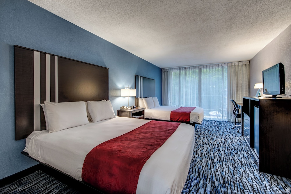 ROOM, 2 QUEEN BEDS, BALCONY