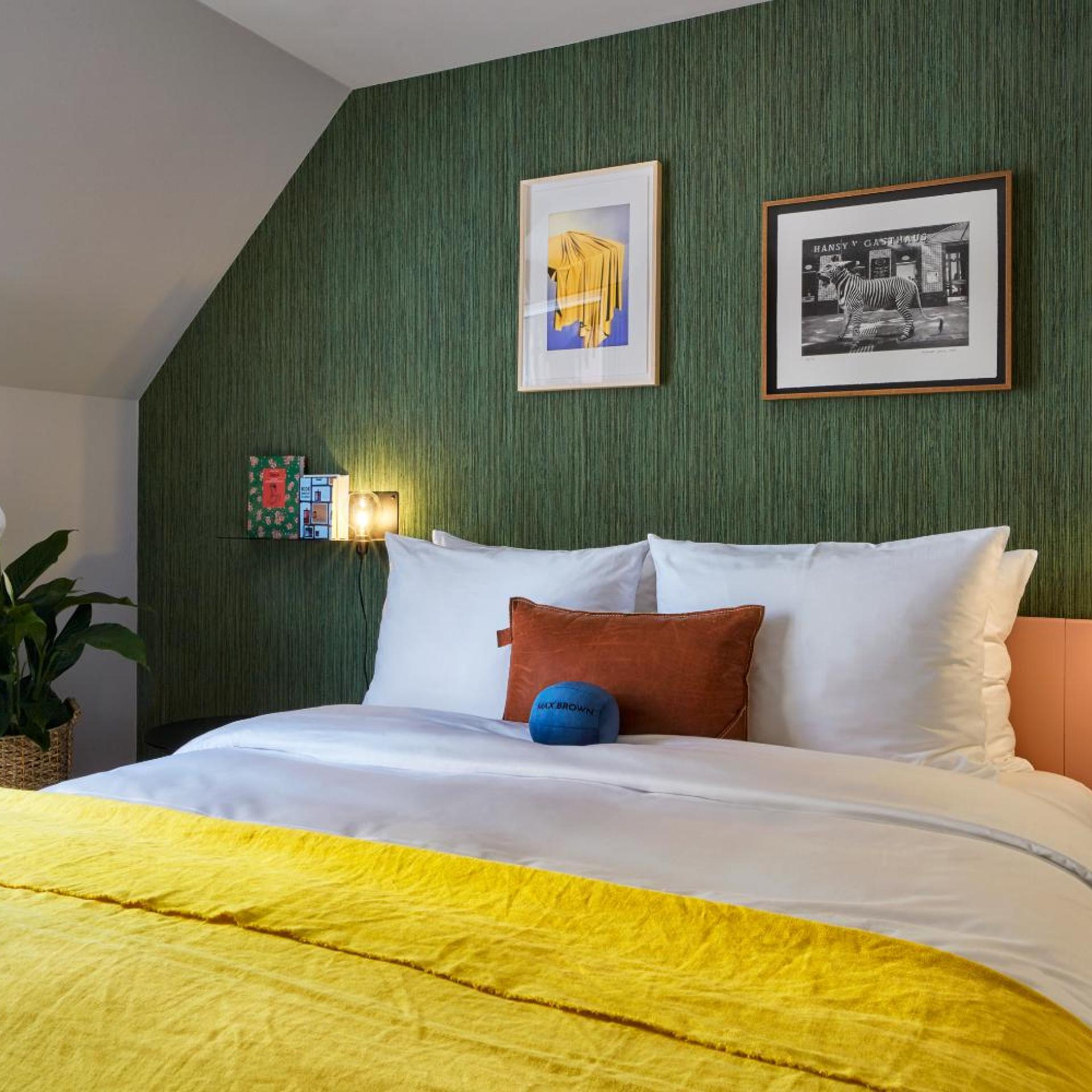 Medium, King Bed