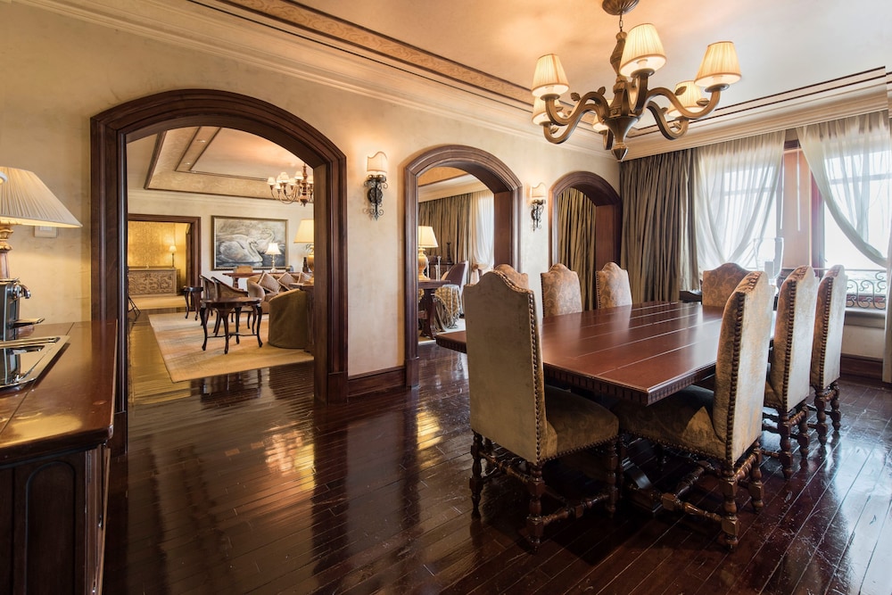 Palazzo Hotel At Montecasino 53/69