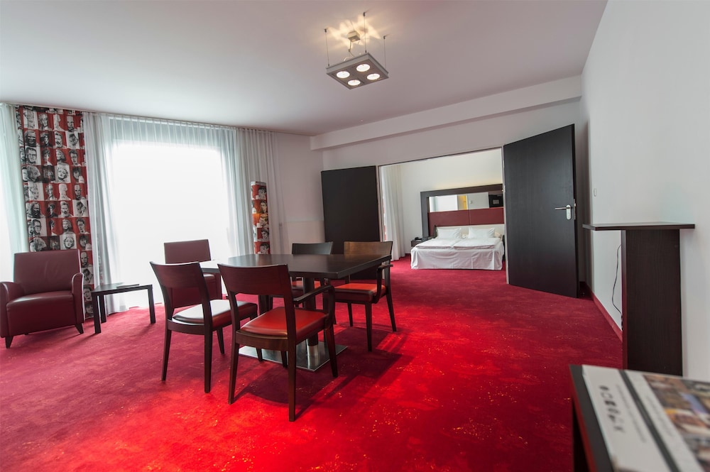 Arcotel Velvet Berlin 56/77