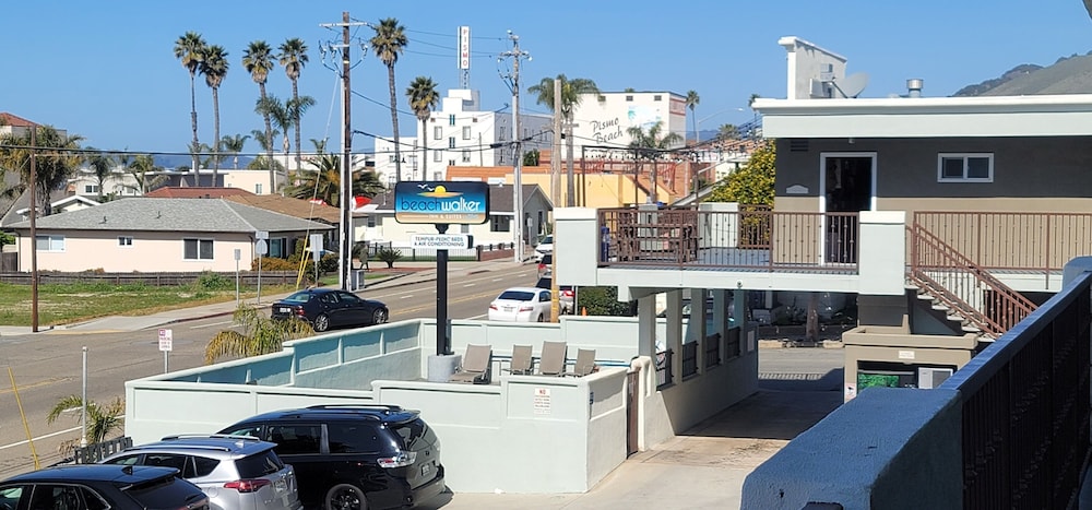 Beachwalker Inn and Suites 37/50