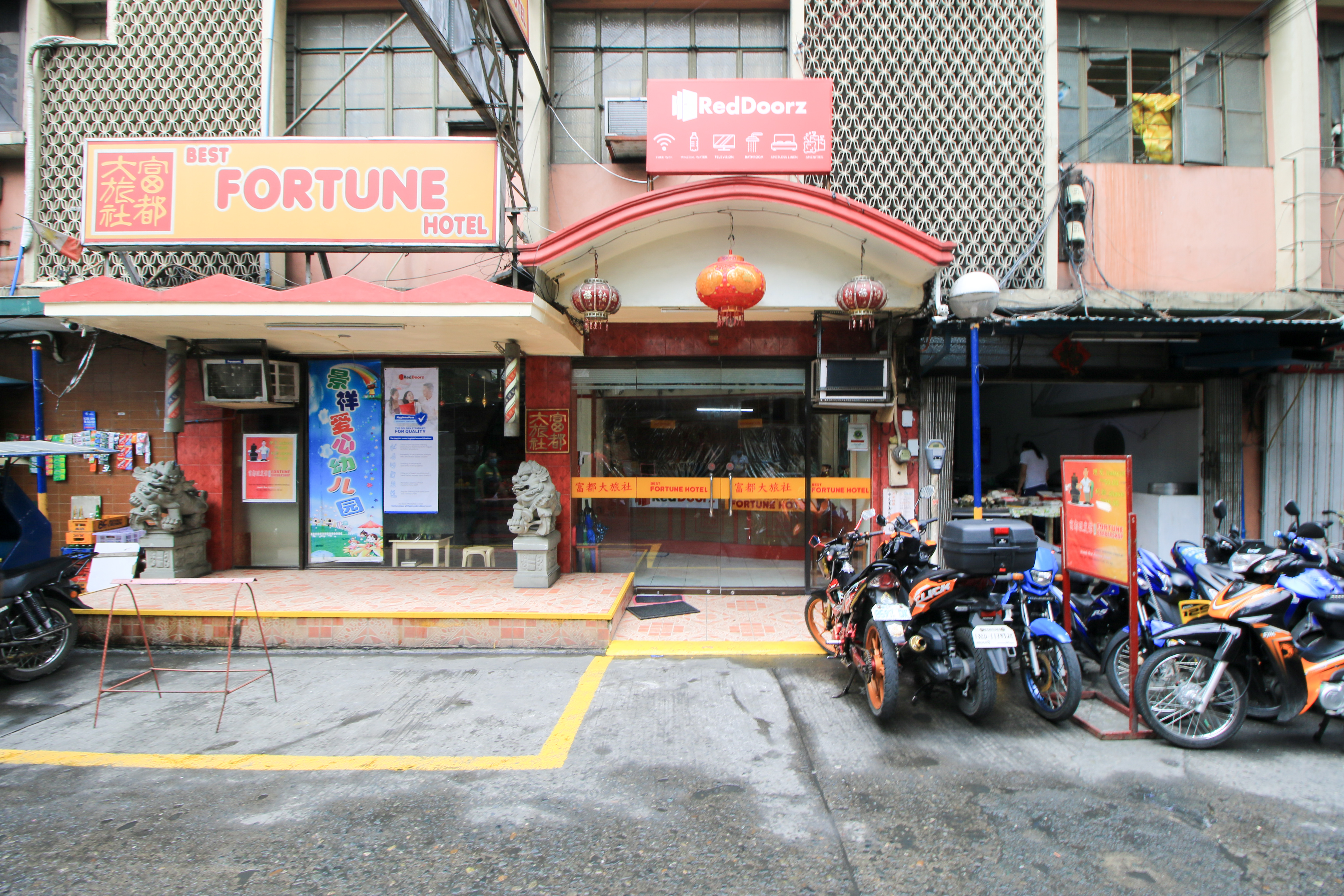 RedDoorz Plus @ Chinatown Binondo 24/26