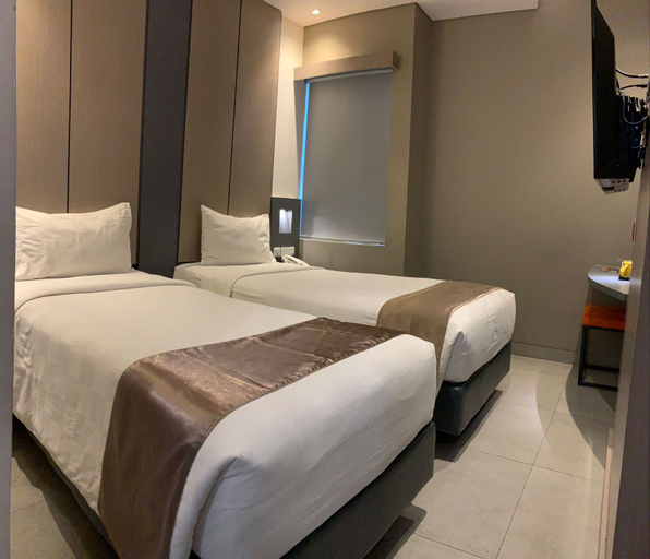Smart, Twin Beds