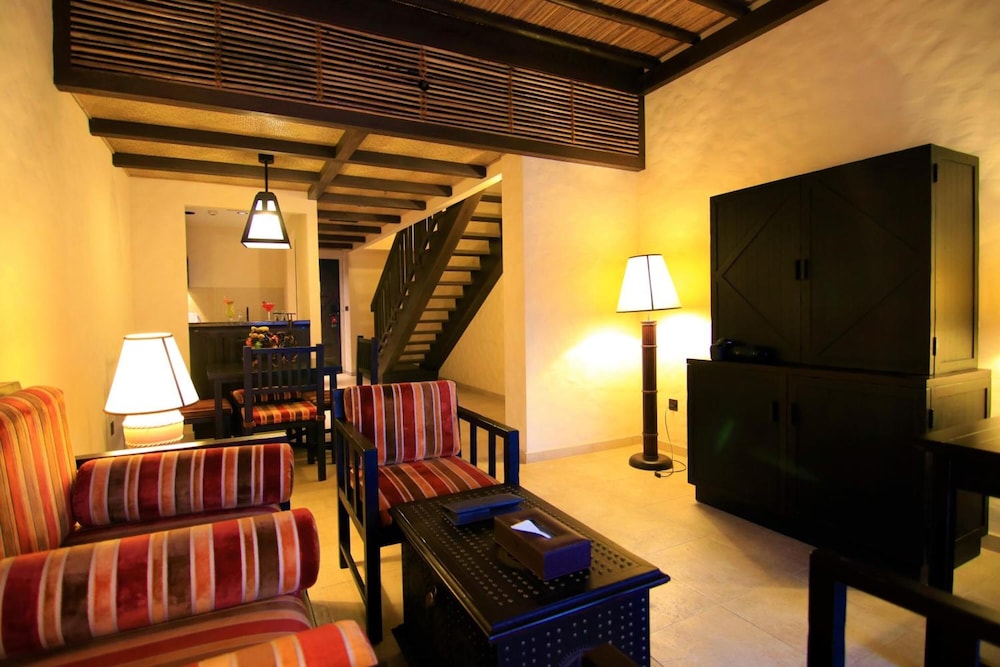 Azimut Hotel Musandam 42/68