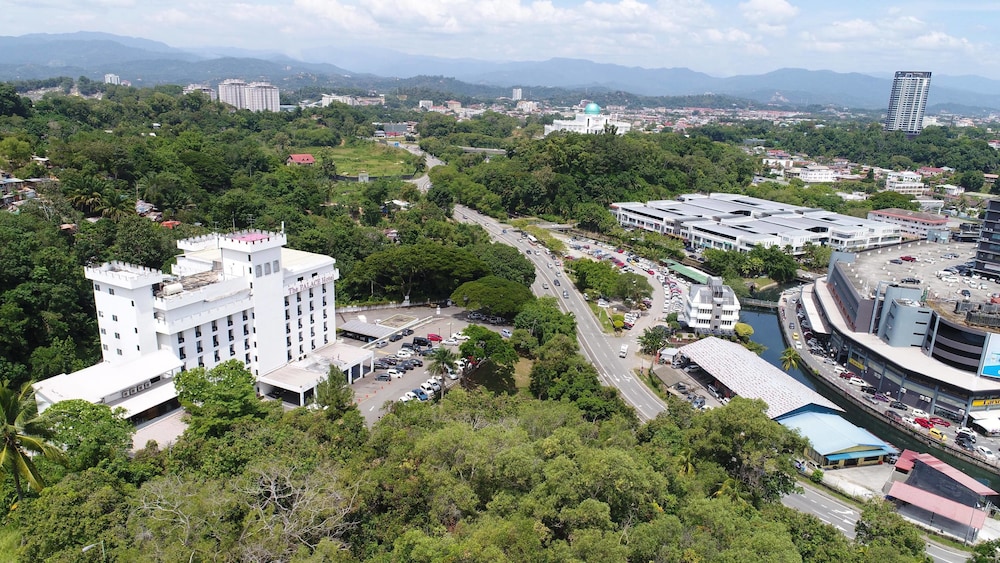 The Palace Hotel Kota Kinabalu 46/50