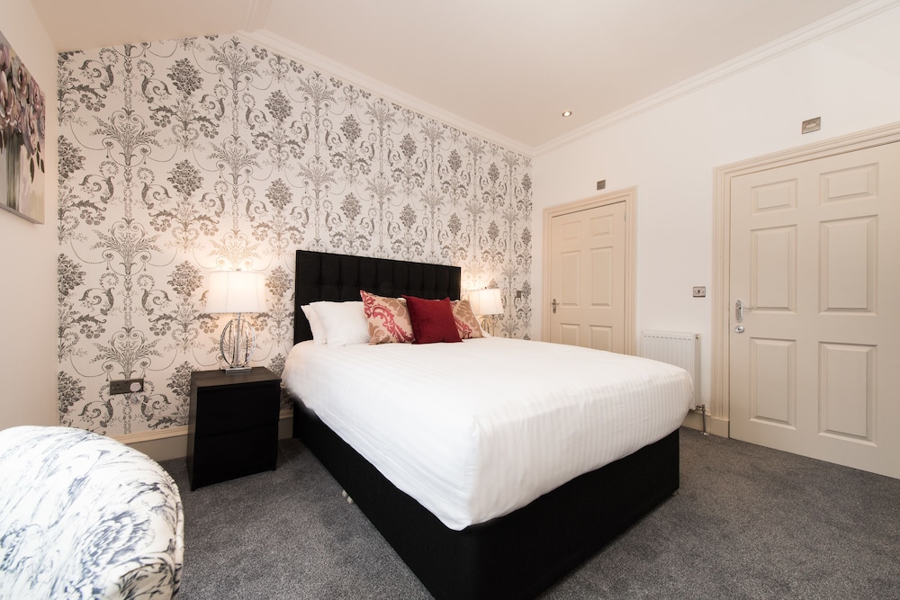 Royal Princes Suites 7/37