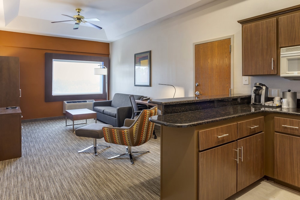 Holiday Inn Express Branson-Green Mountain Drive 60/72