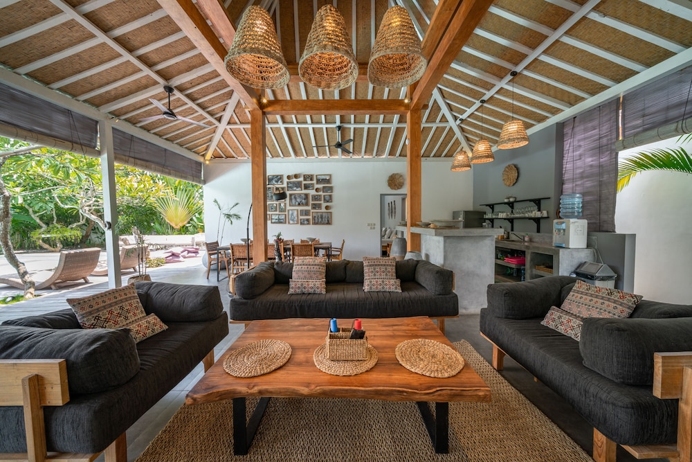Villa Nahema 22/50