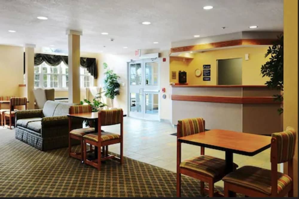 Microtel Inn By Wyndham Parry Sound 4/24