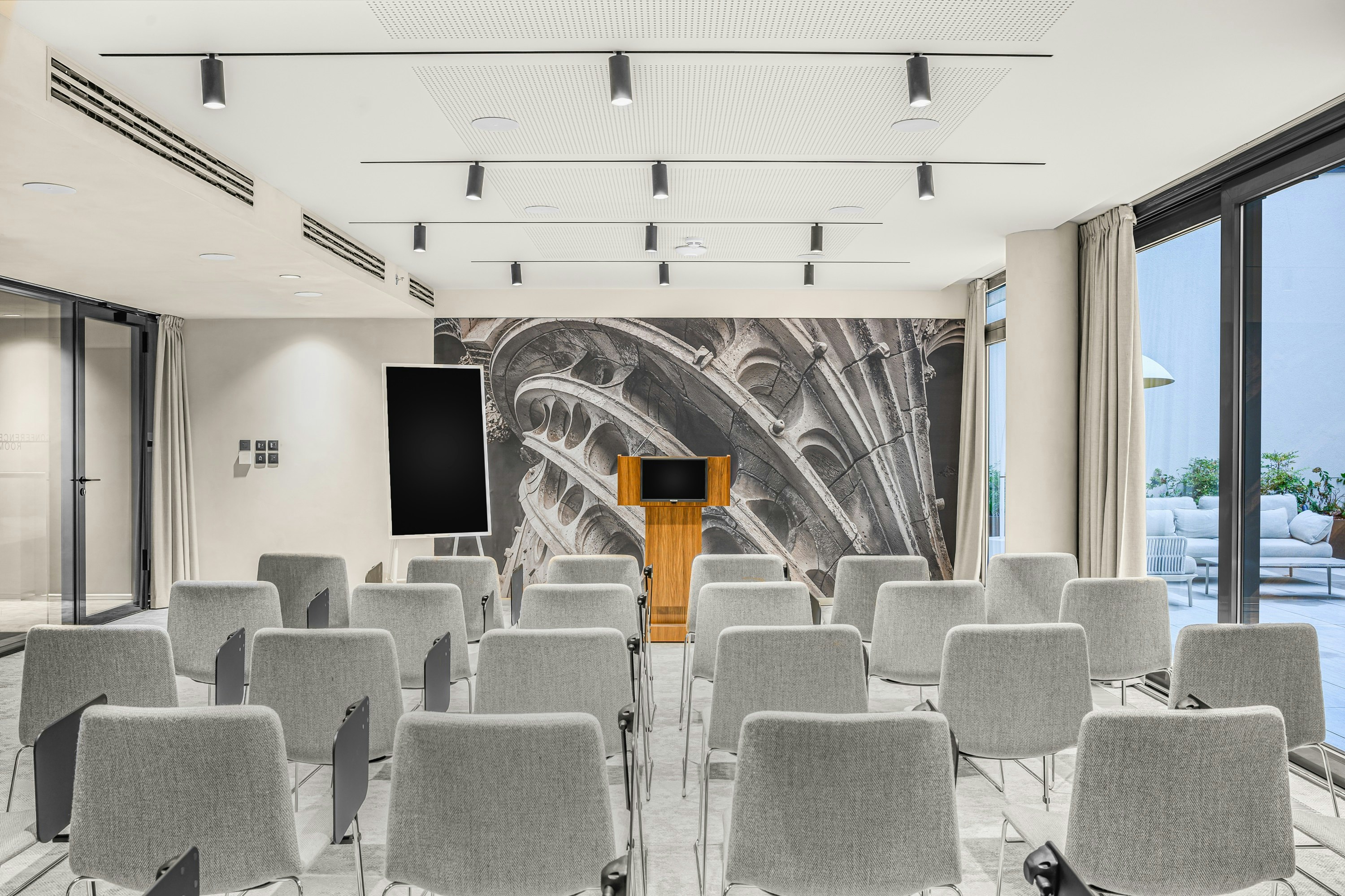 LANCHID 19 DESIGN HOTEL 46/55