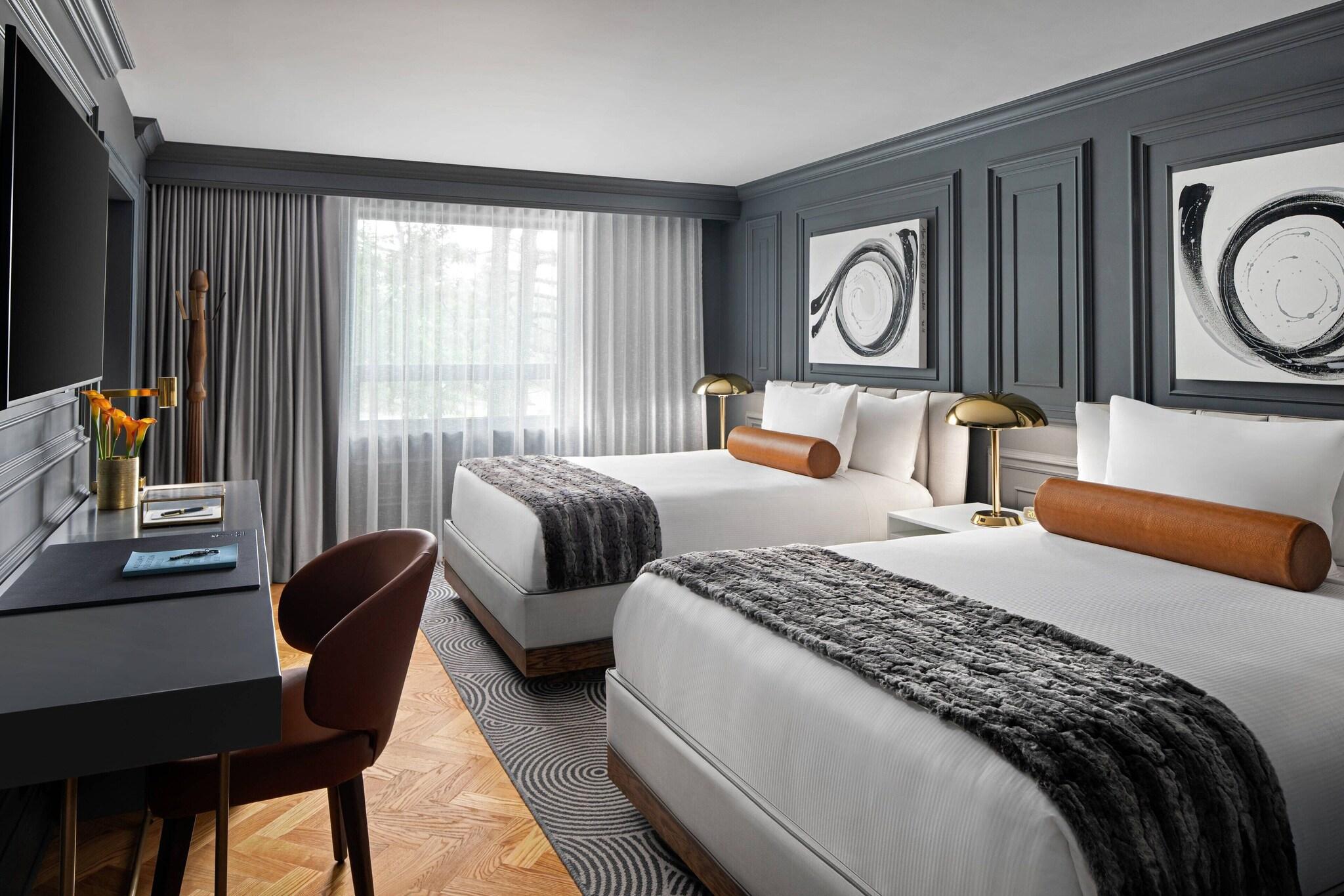 Premium, Quadruple, 2 Queen Beds