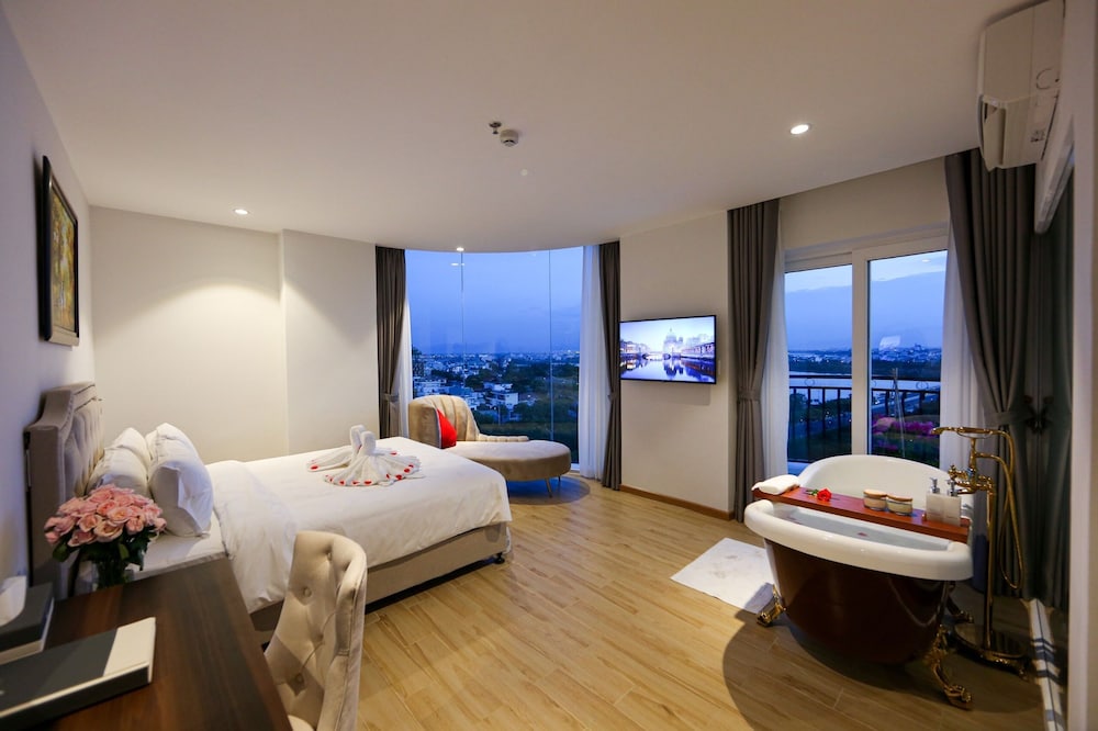 RHM Luxury Hotel And Suite 34/53