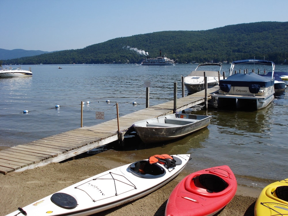 Sundowner on Lake George 41/74