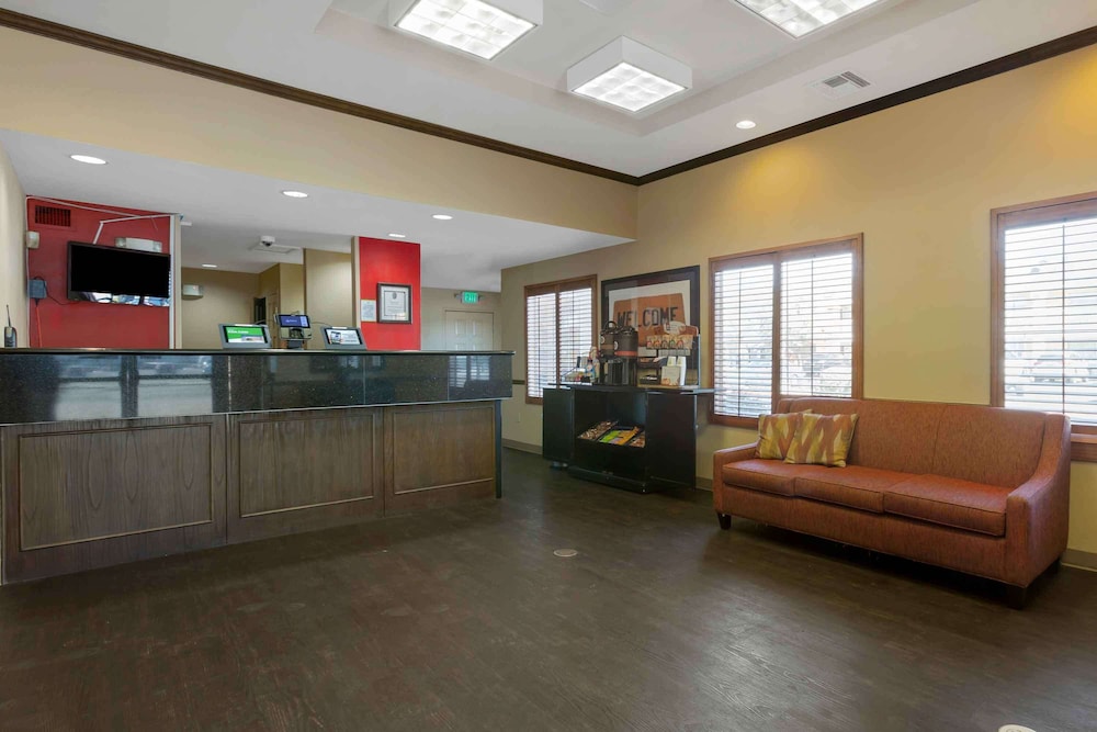 Extended Stay America Select Suites Phoenix Airport E Oak St 13/56