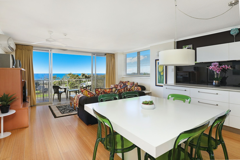 ELOUERA TOWER BEACHFRONT APARTMENTS 52/69