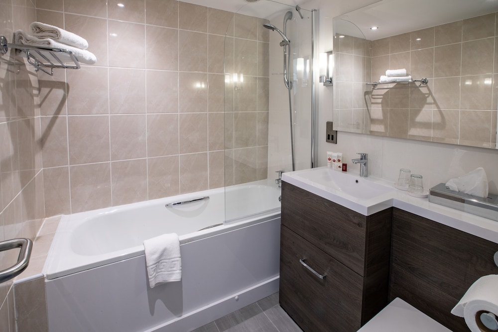Park Hall Hotel and Spa Wolverhampton 61/64