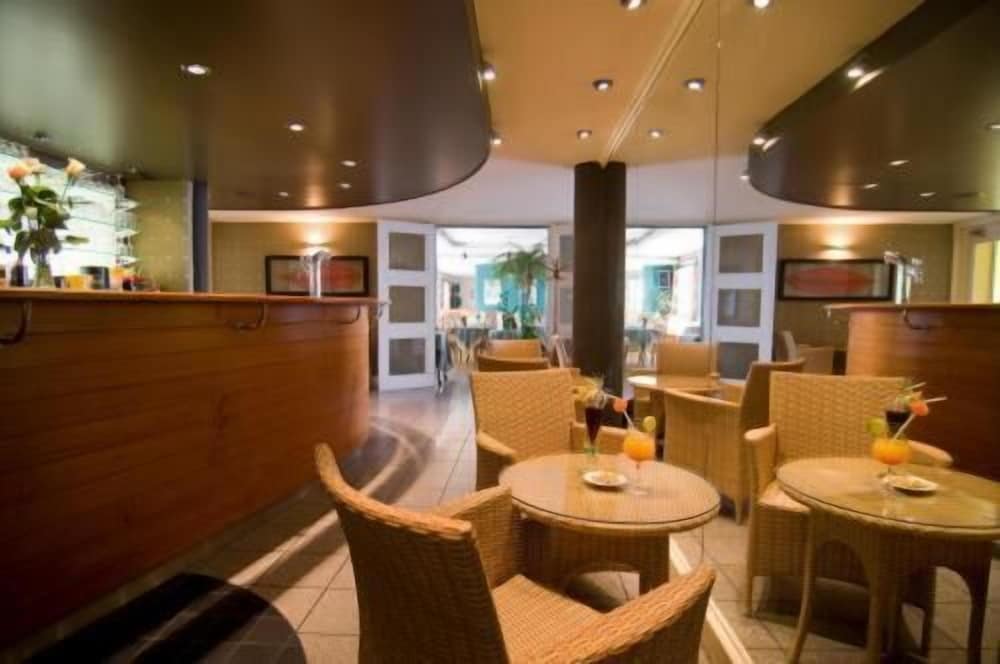 Logis Hotel Le Robinson 47/53