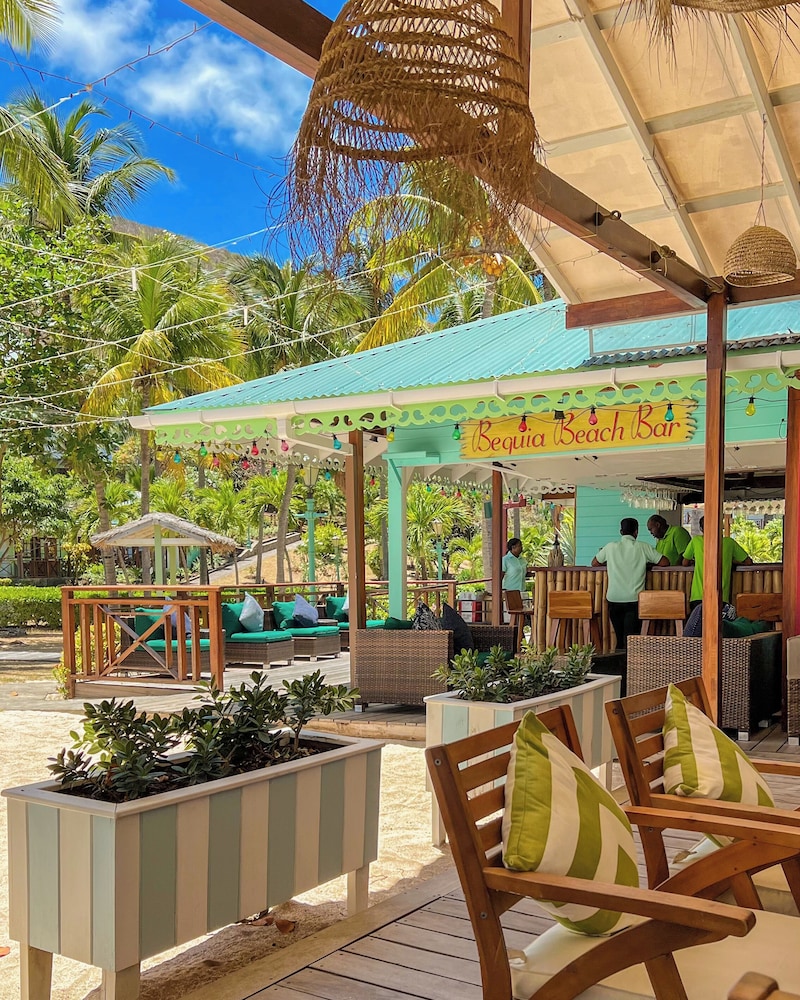 Bequia Beach Hotel 57/78