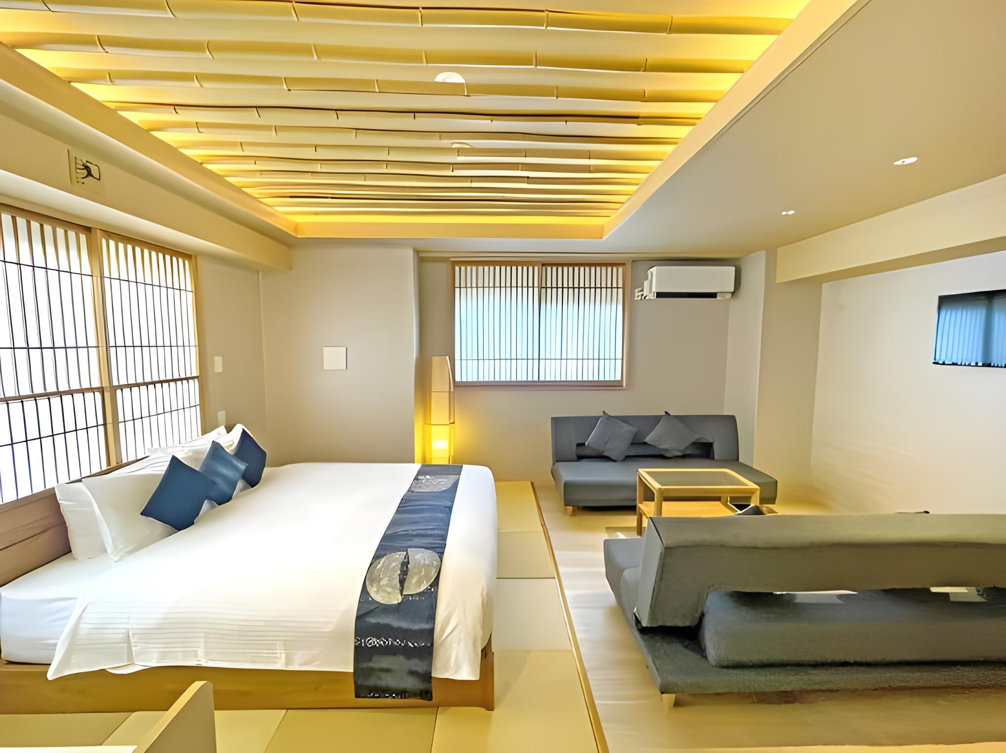 Suite, Queen Bed, Outdoor Bath