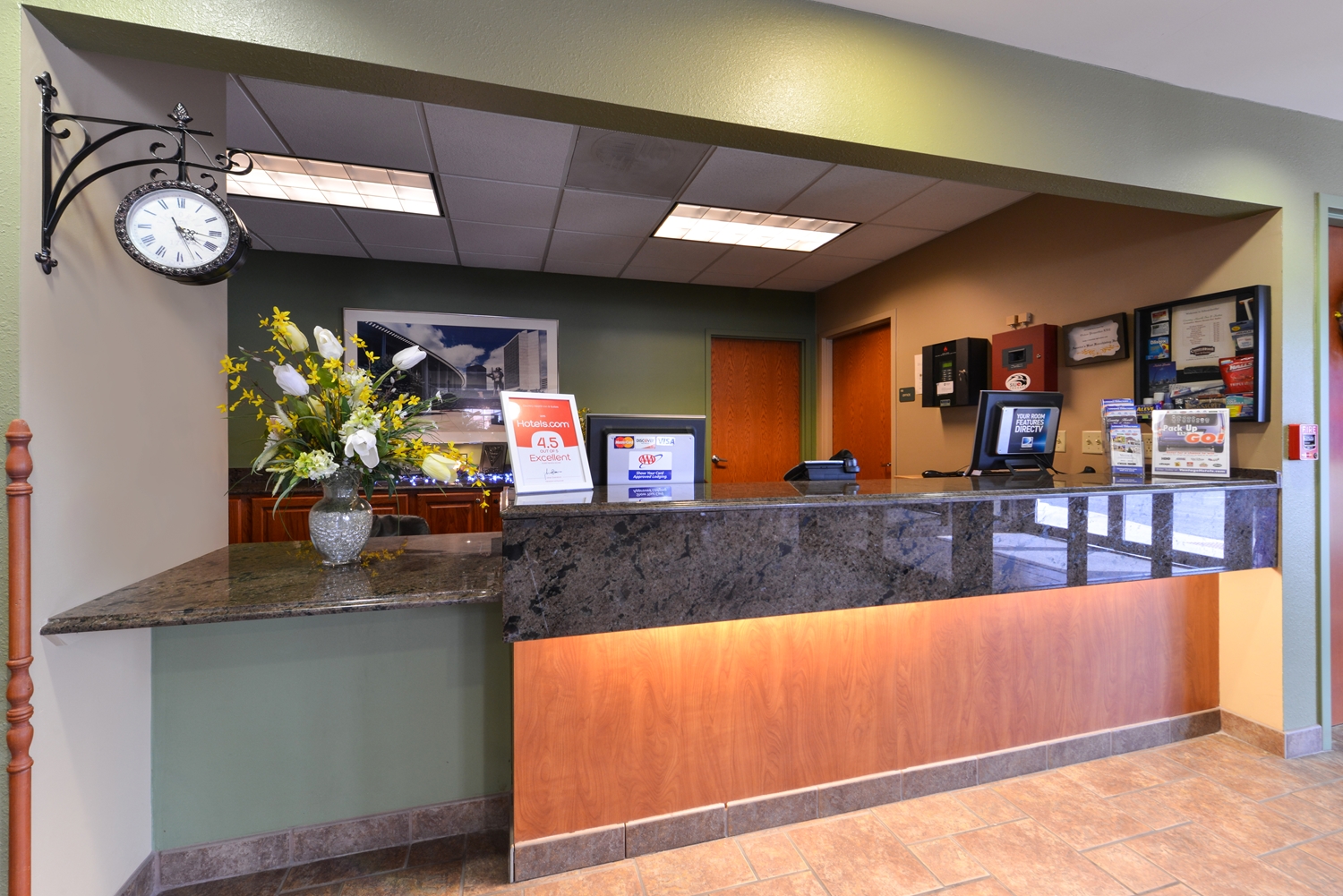 Country Hearth Inn & Suites Edwardsville St. Louis 7/51