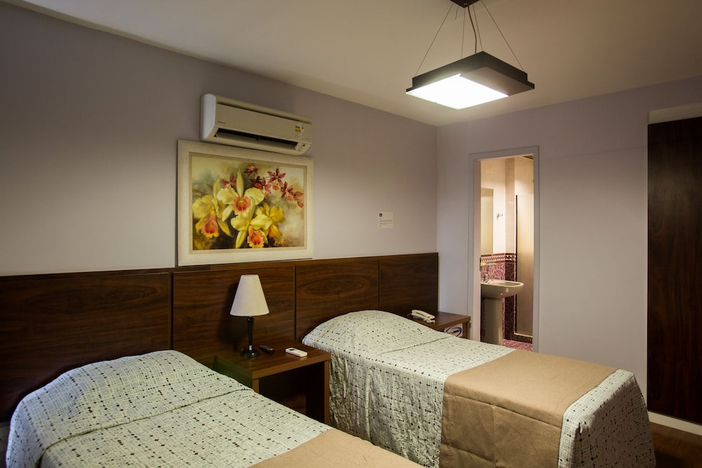 Gallant Hotel 43/67