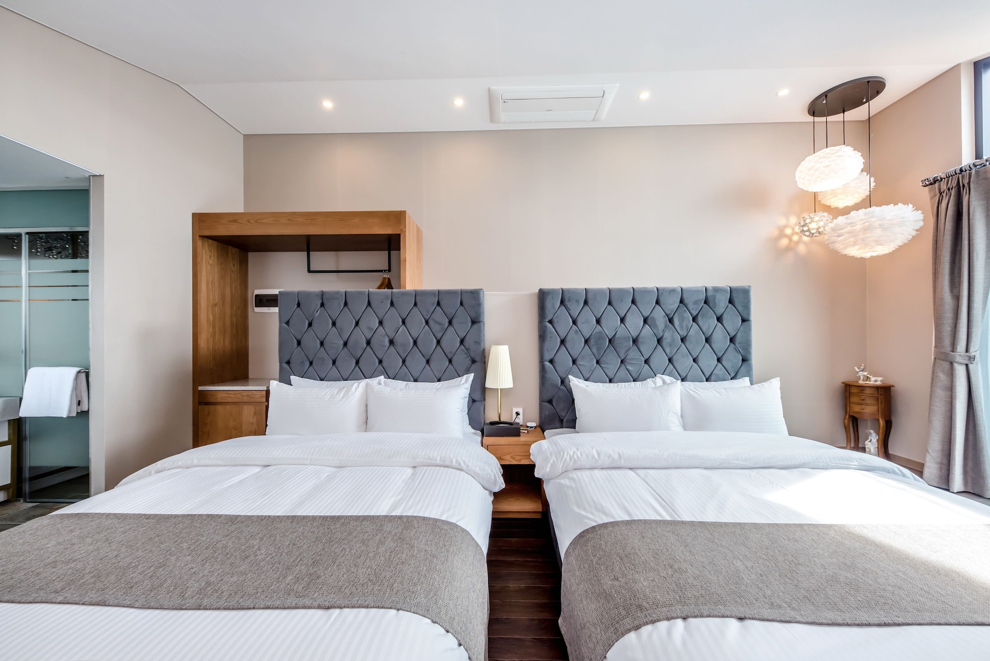 PREMIUM, 2 QUEEN BEDS