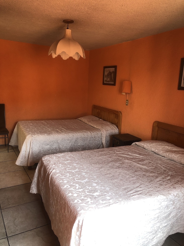 Hotel Del Conde 16/38