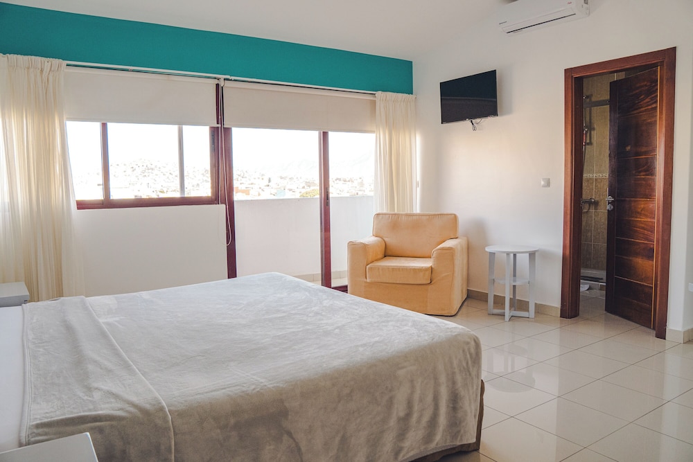 جناح بسرير مزدوج بشرفة مع أريكة، Hotel LIVVO Don Paco 4/10
