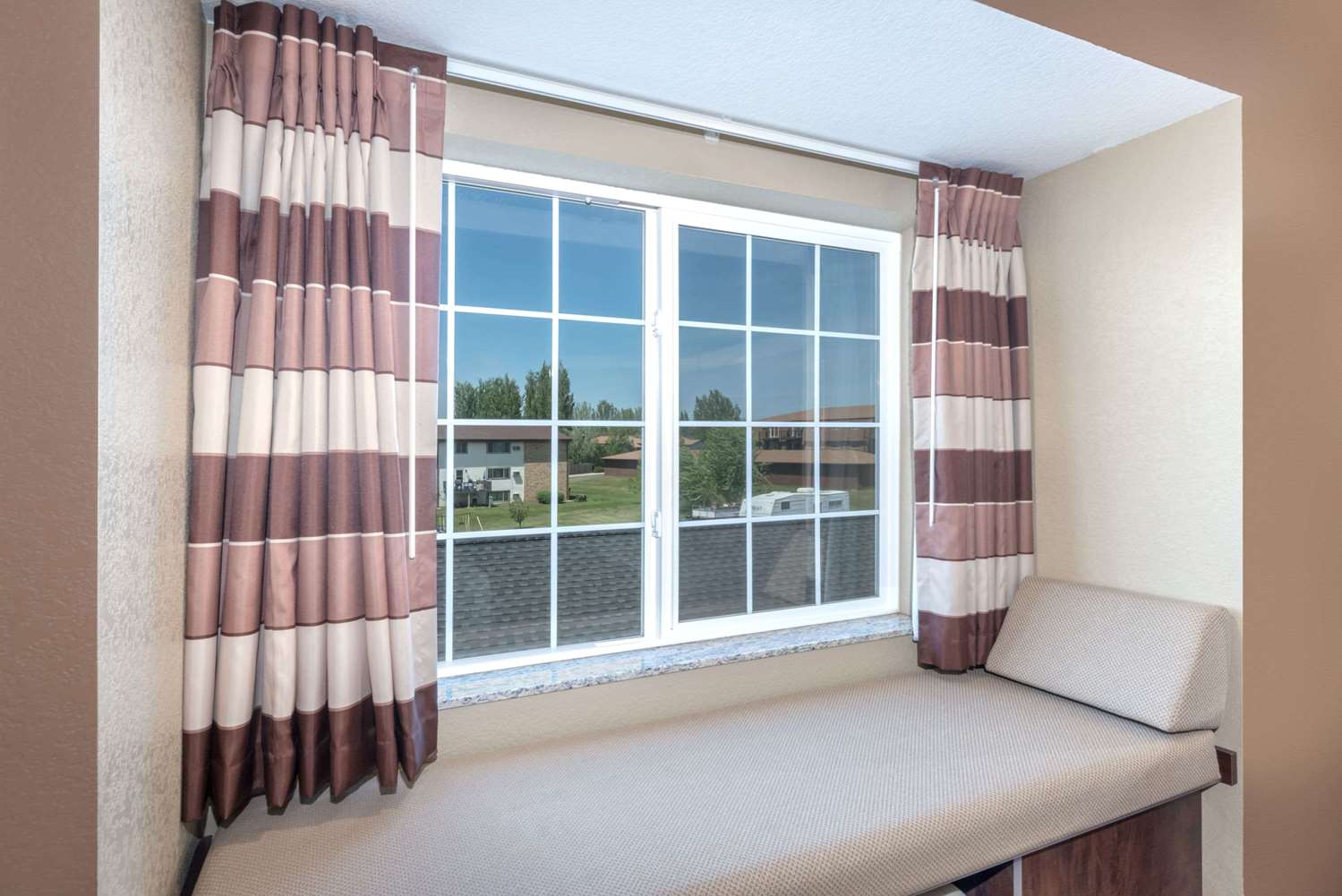 Microtel Inn Suites By Wyndham Dickinson 3/8