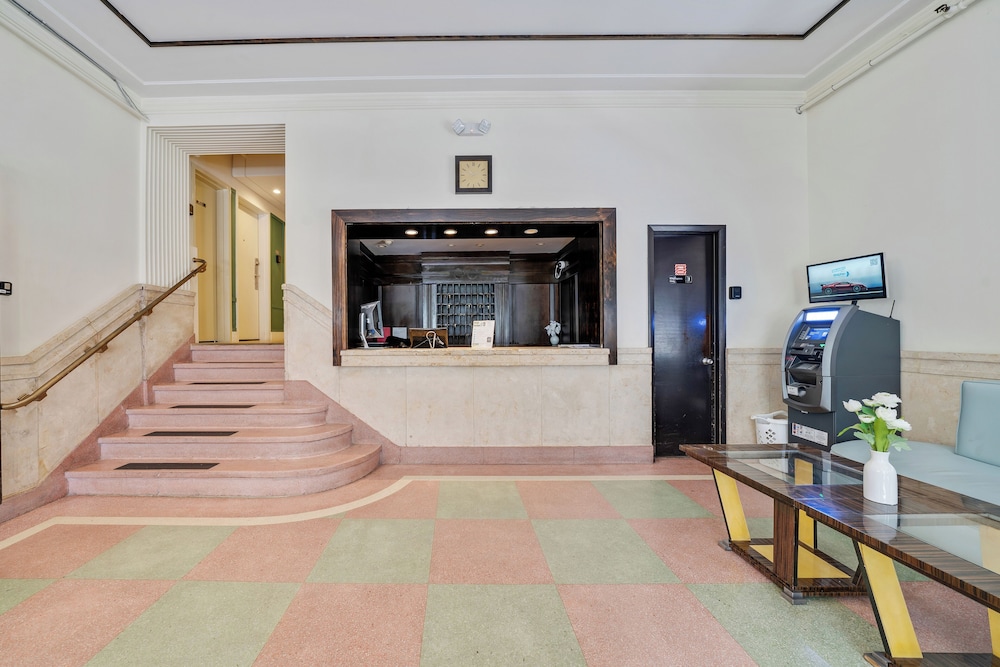 Greenview Hotel 7/50