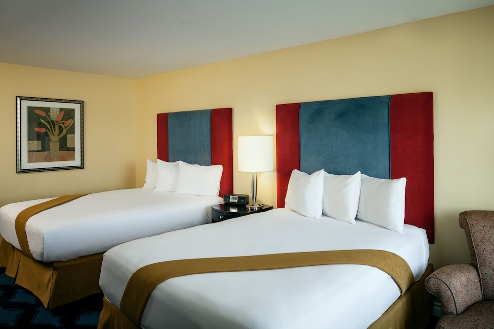 Plaza Inn Suites at Ashland Creek 5/29