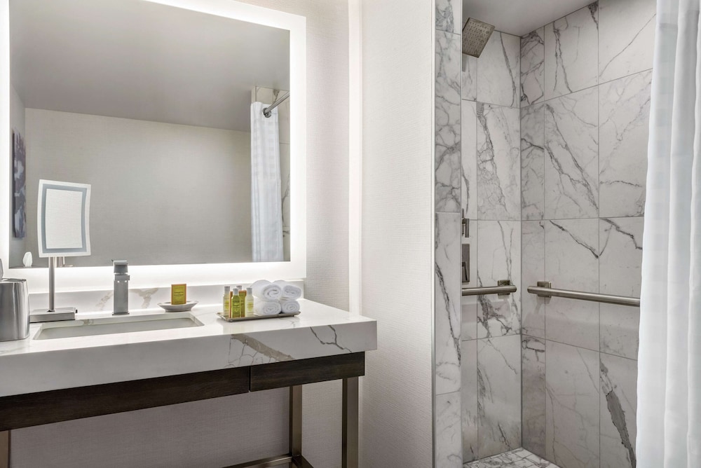 Hilton Grand Vacations Club Chicago Magnificent Mile 14/37
