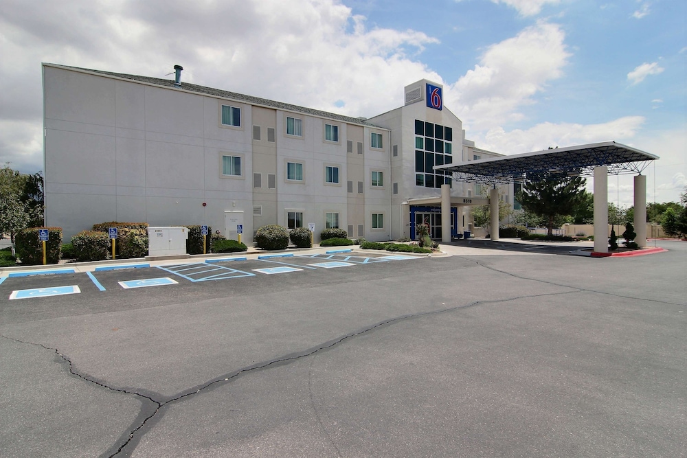 Motel6 Albuquerque, NM - North 50/62