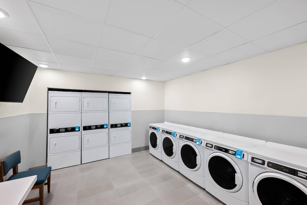 Everhome Suites Portsmouth - Newington 9/46